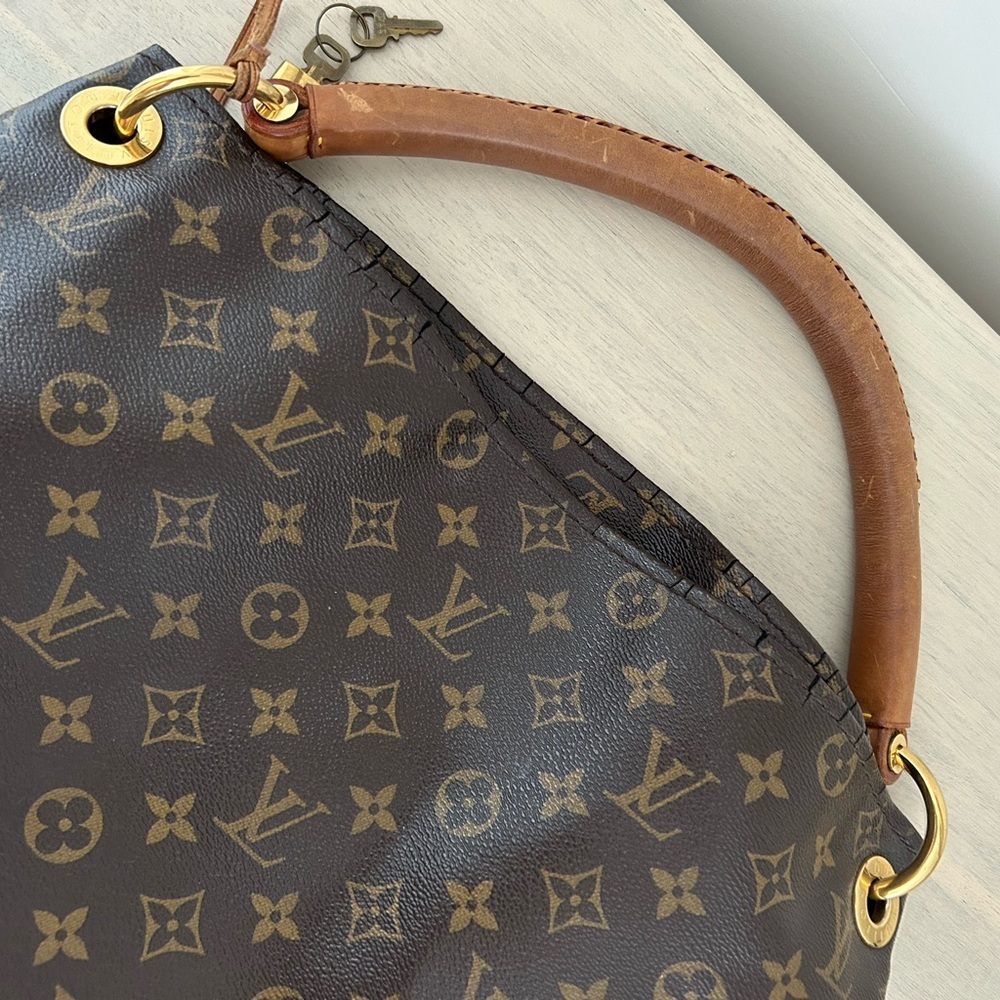 Authentic LV artsy bag
